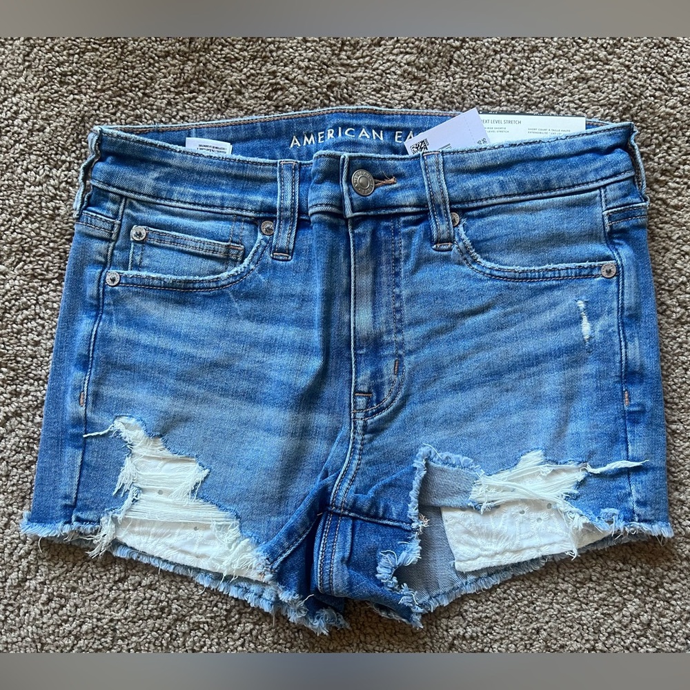 NWT Size 4 American Eagle soft and stretchy denim shorts